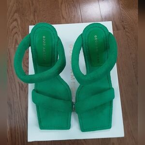 Good American Terry Cloth Green Slip-on Heel Size 9 NWT